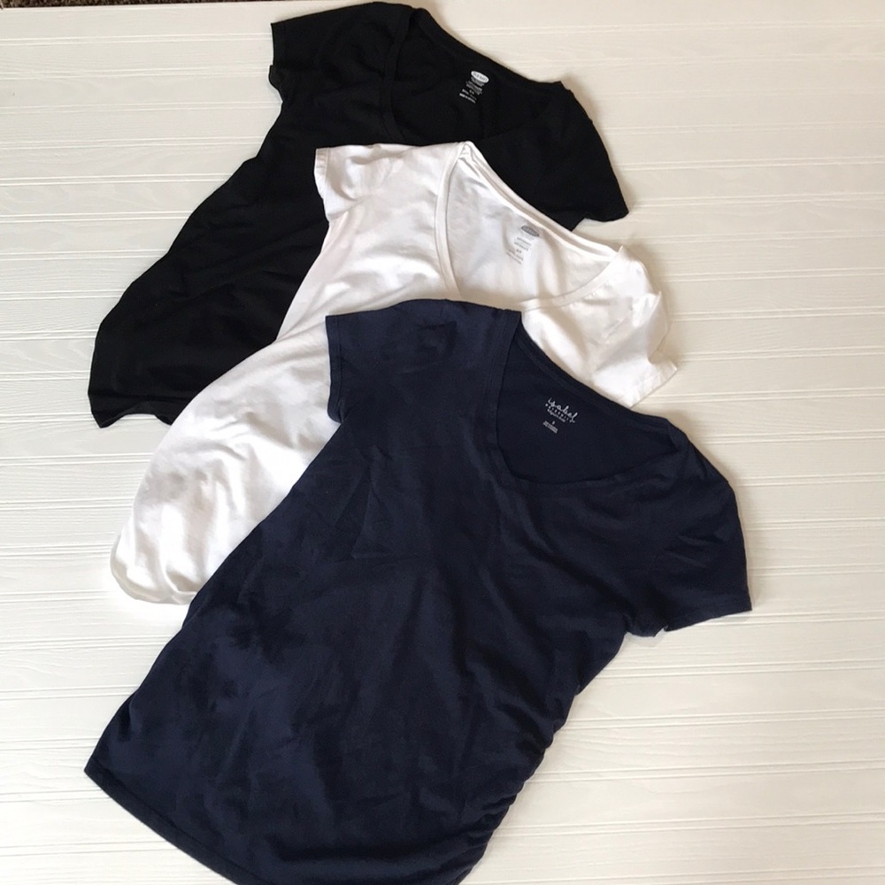 3 maternity short sleeve V-neck Shirts